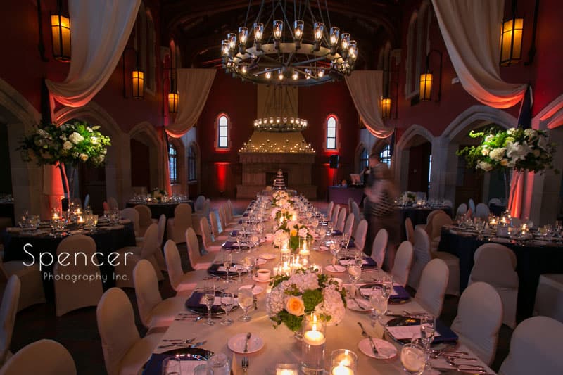 a-long-kings-table-at-wedding-reception-at-Glenmoor